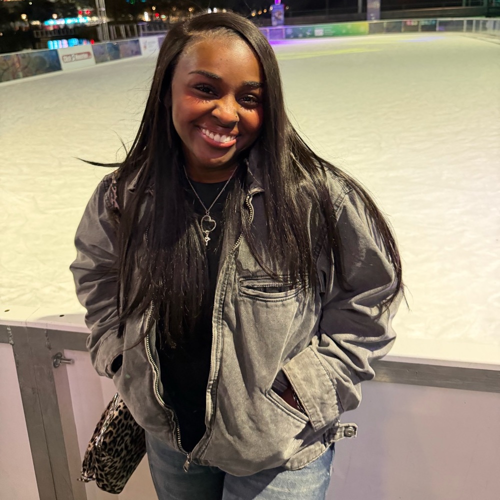 Meet your Posher, Elicia